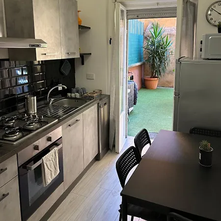 Candelor House - & Garden In Gianicolense روما